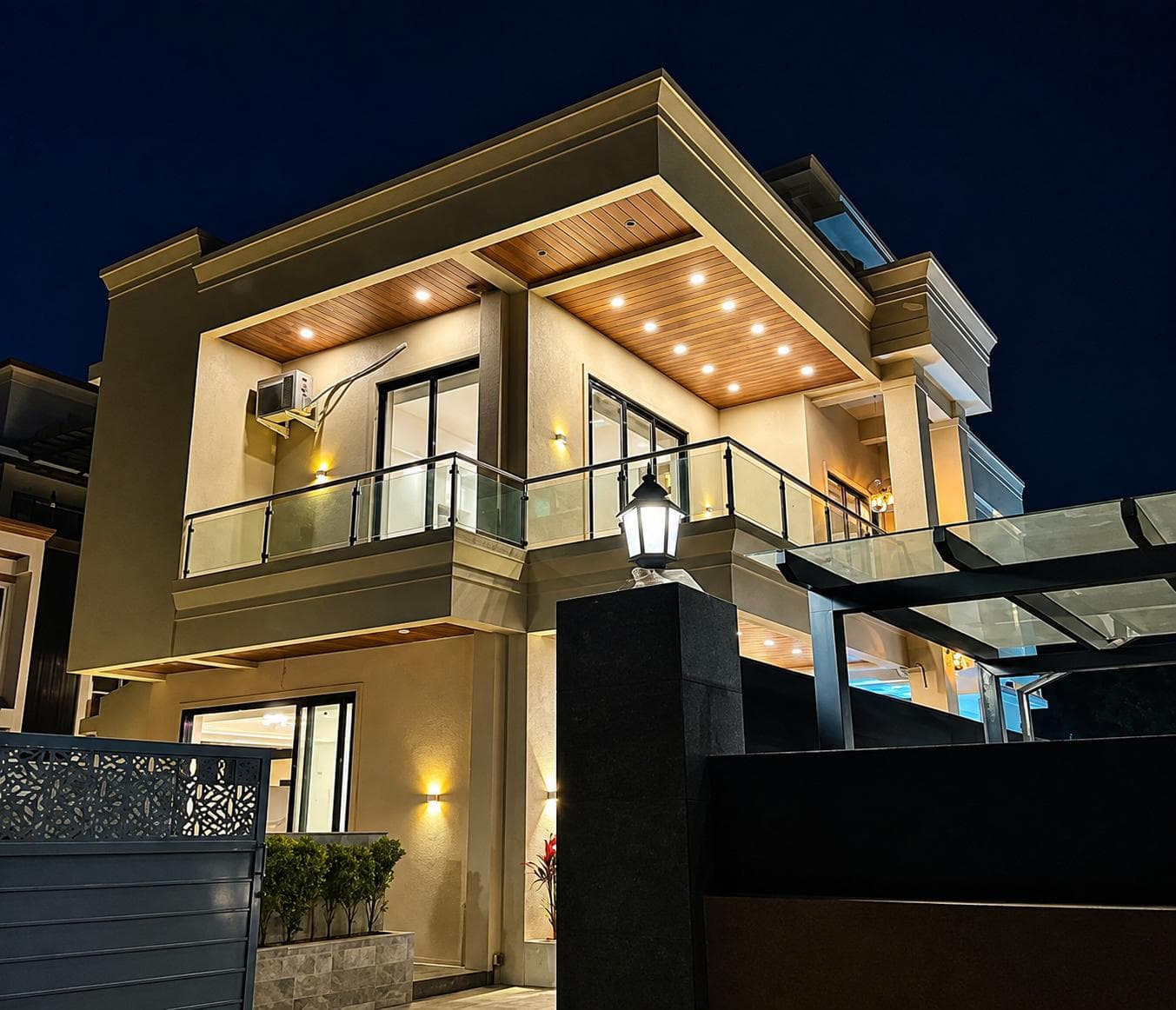 Contemporary Urban Villa